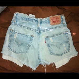 Levi’s mid-rise 27W